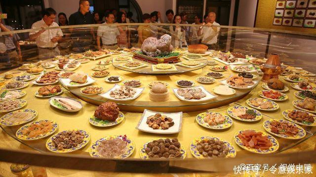 162岁的“狗不理”包子,为何无人问津食客你去看看价格