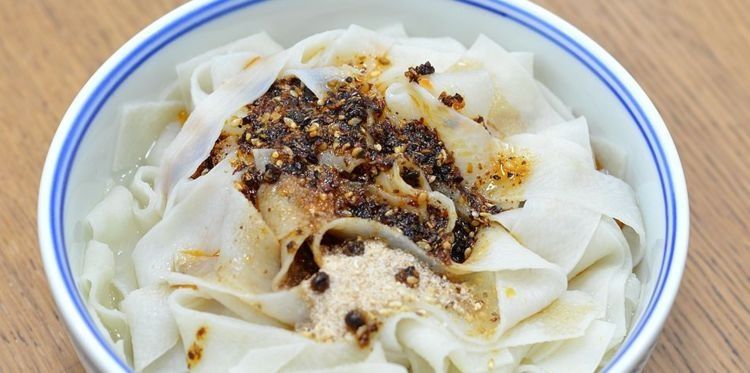 比带汤的臊子面好吃,正宗老陕味道,好吃的红油面皮,5分钟搞定