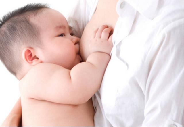 母乳也有“保质期”？医生指出：三个阶段只喝母乳，孩子缺乏营养