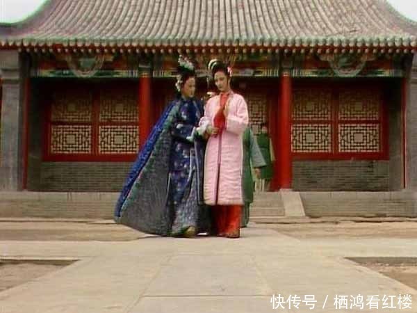  王熙凤|王熙凤去找尤二姐，准备接她到贾府，为什么要打扮成素净的样子？