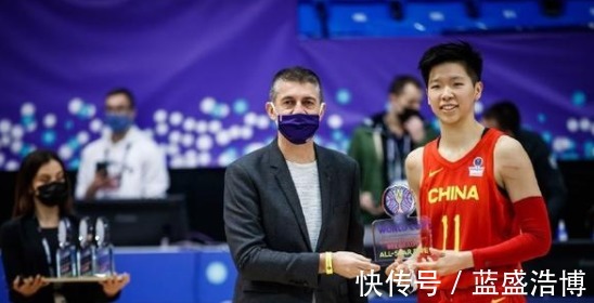 女篮|4消息!女篮2人获荣誉,汤杰官宣,辽宁趣味训练,贺天举或成助教!