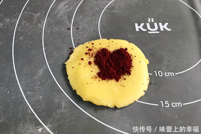 曲奇:3分钟教你学会小猪曲奇,孩子们看到小猪饼干都爱不释手了......