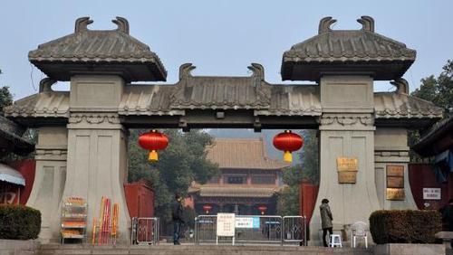 害惨|除武则天之外, 这位皇帝也立了无字碑, 其陵墓周边百姓被他害惨