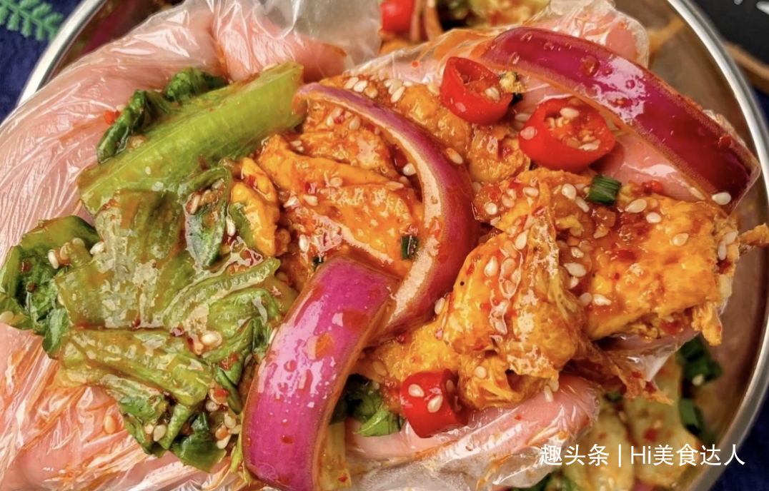 特别好吃的家常菜、生菜拌鸡蛋、孜然土豆片、真的是超级好吃！