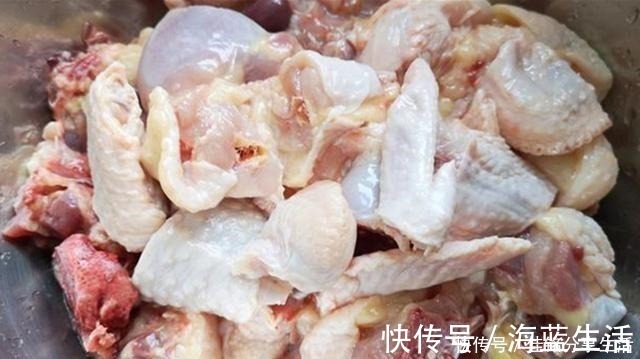 炖鸡时，最忌直接下锅炖，教你1招，鸡肉鲜嫩入味，营养不流失