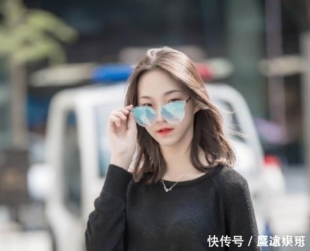 小姐姐|街拍美丽又大方的小姐姐,元气满满,彰显女神般的气质美感!