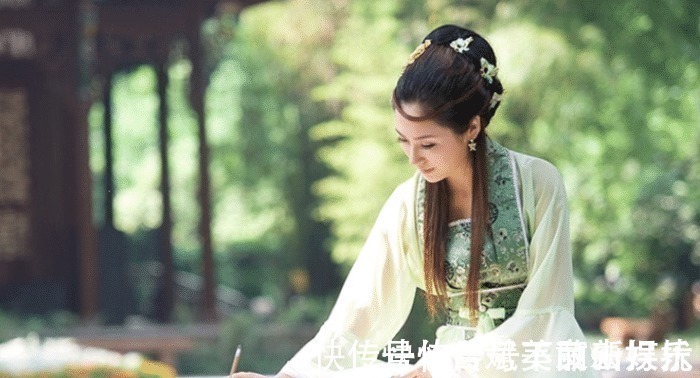 男子@女子出上联“银枪虽利,难破千年草地”,男子的下联,堪称绝句!