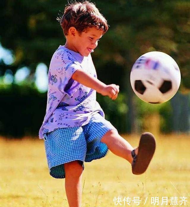 桉桉|你的孩子可能在被“催熟”,家长注意这些食物让孩子吃,容易早熟