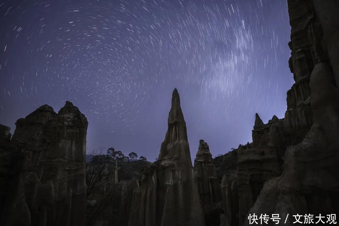 简直|组图！云南楚雄元谋土林的星空、银河，简直绝了