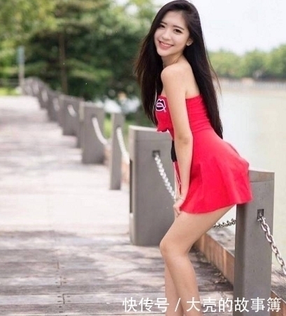 街拍|妩媚街拍:打扮修身得体的小姐姐,搭配上美丽妩媚性感大方!