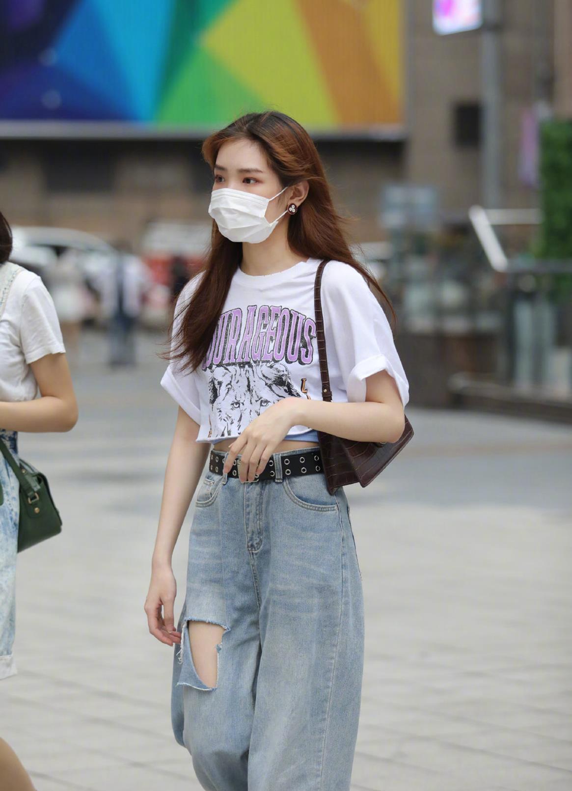 女人|女人周末不要乱穿,逛街搭配要与场景结合,这三种搭配形式很实用