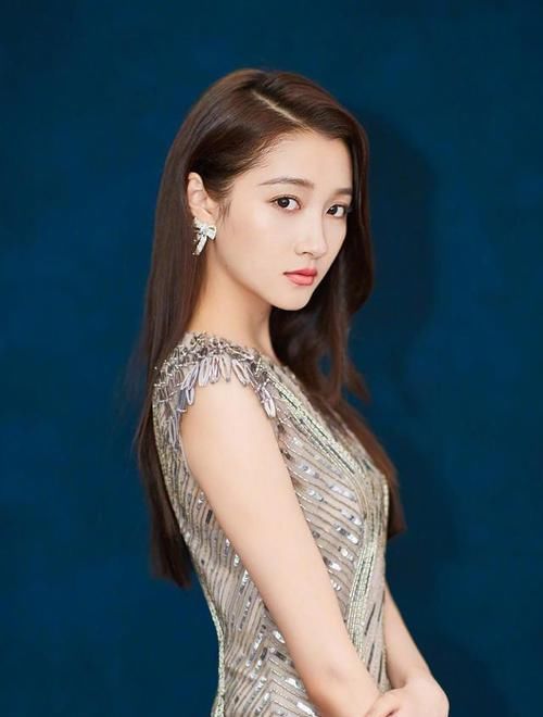 ?判断一个女生有没有气质，其实和颜值关系不大，关键在于这4点