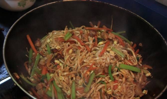 面条不用煮、不用炒,大厨教你,比煮的好吃,比炒的省时还简单