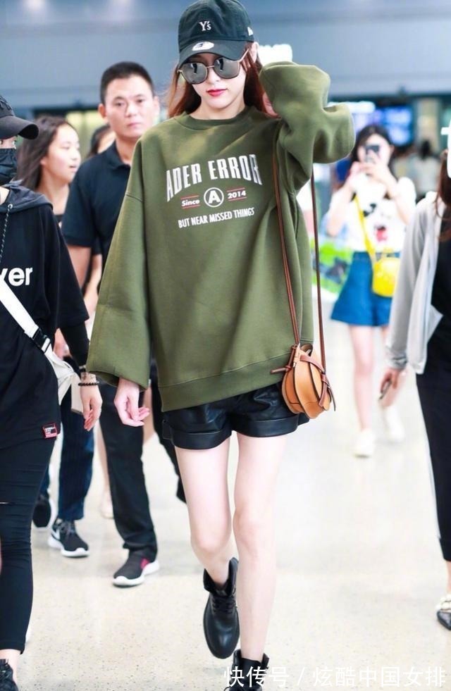 牛油果绿 奔五的女人,不要总穿黑白灰,多穿这3个“高级色”,非常显气质!