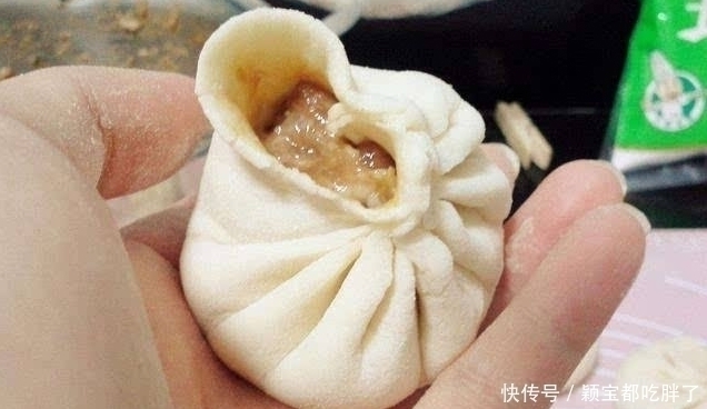 肉包子不香不嫩？教你一招方法，包子软嫩又多汁，比灌汤包都好吃