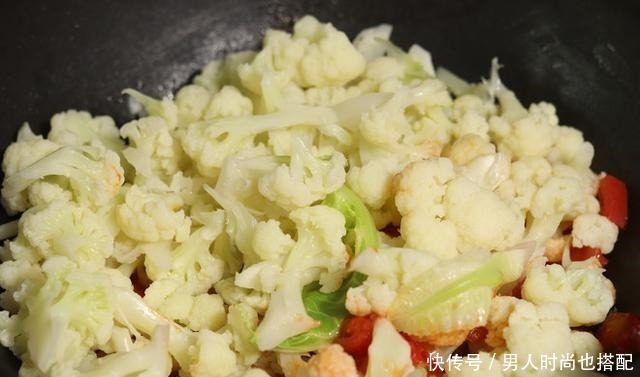 秋天这菜很常见,5元一斤,比牛奶还补钙,儿子16岁长到1米8