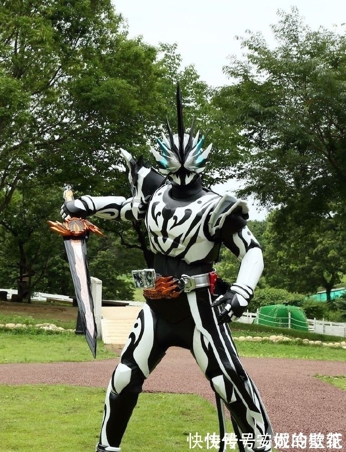 贤人|假面骑士圣刃:外传三大道具正式公开,颜值很耐打,期待剧中表现