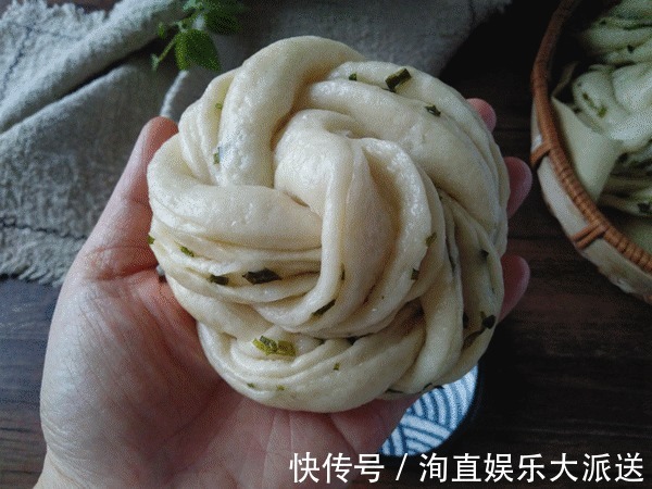 面食想要软,不能只放酵母,加它做,一捏成球一放成棉,凉了都软