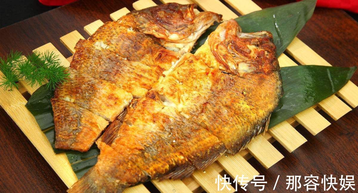 煎鱼直接下锅大错特错,教你3个小技巧,不粘锅不破皮,还特别嫩