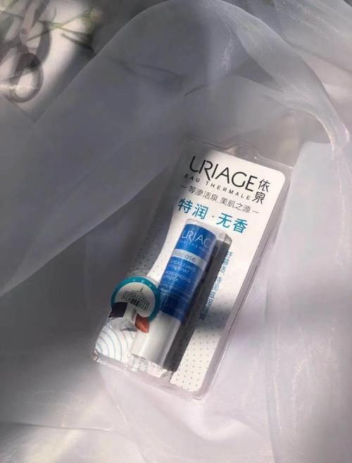 冬季润唇膏红黑榜，谁输谁赢？光说不练假把式，不服现实碰一碰！