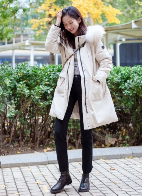 打底衫|入冬第一件羽绒服,一定要这样穿,越简单越高级!