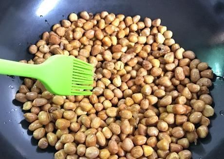 炸花生米,先放花生还是先放油教你正确做法,花生米酥脆不回潮