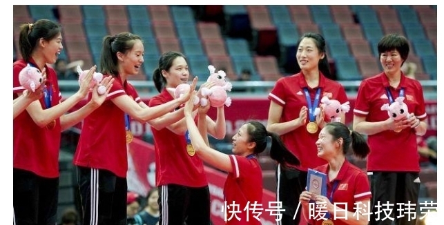 女排|女排自由人4选1！郎平发文透露关键人选，王梦洁比林莉等人更佳？