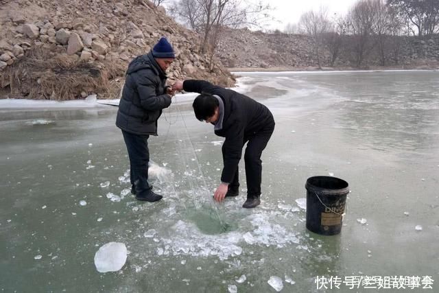  黑龙江冬天那么冷，他们是用什么方法捕鱼的?别说套路还真不少哩