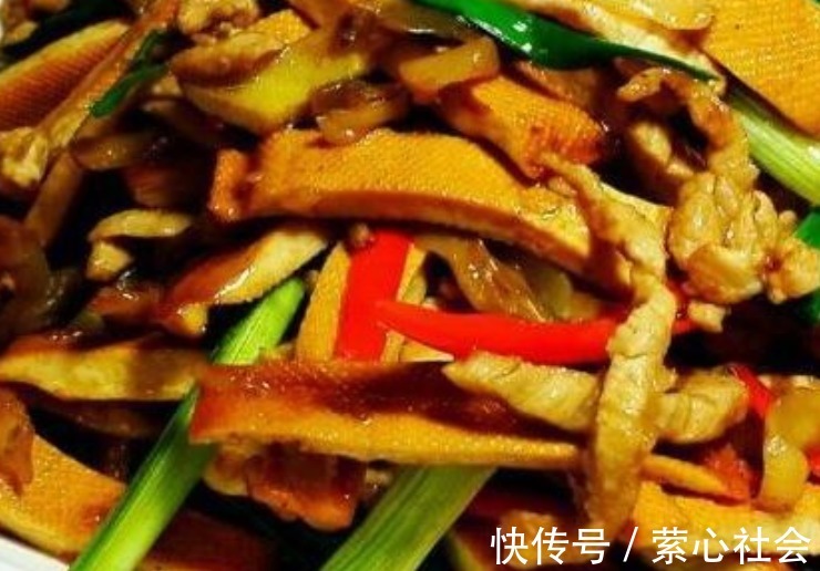 香辣|香辣开胃,色泽好看,五分钟即可做好,孩子多吃免疫力更好哦!