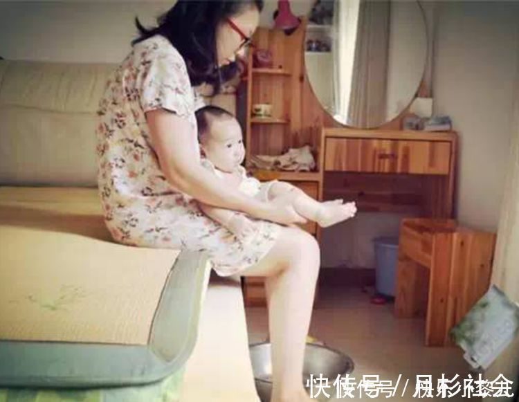 妈妈|英国“超人妈妈”,从14岁开始生头胎,如今21个孩子全家幸福美满
