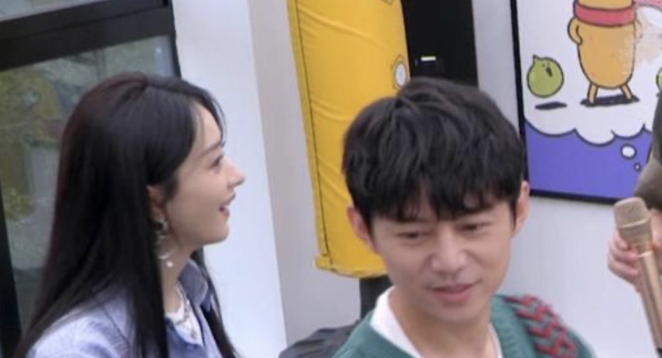 吴磊|《拜冰》为何要消耗赵丽颖热度观众吐槽节目不好看全怪何炅！