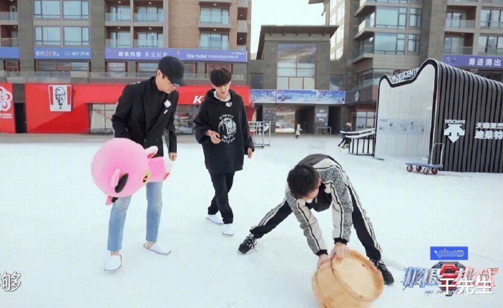 《极限挑战7》开播，邓伦打造智囊人设，看上去略显生硬