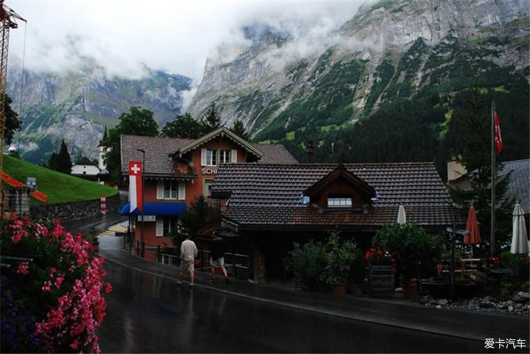 漫游|如画的草原、宏伟庄严的大雪山、澄澈的湖泊，漫游瑞士！！