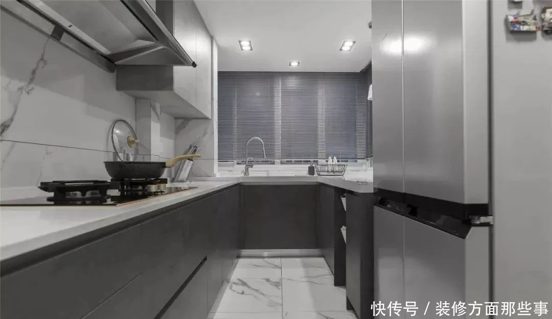 装修|120㎡简约风格装修效果,用隐形门和凌乱说再见!