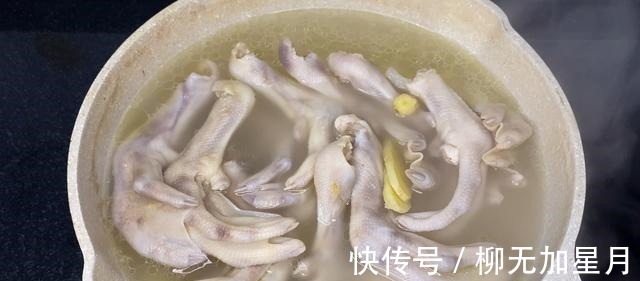鸭爪这样做，悠悠柠檬香，嚼嚼Q弹弹，你知道是什么菜吗！