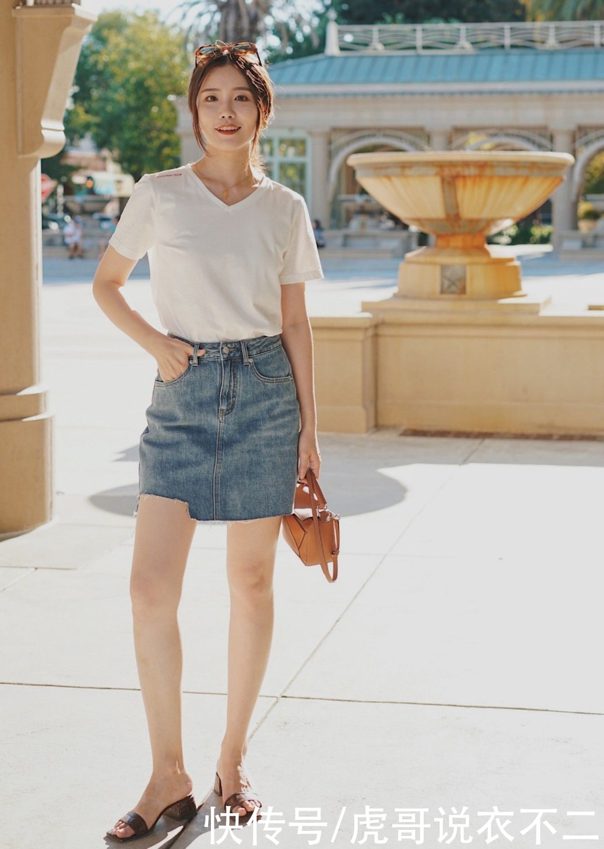 字母|T恤过于简单穿不出高级感？试试这3个小技巧，T恤也可以很精致