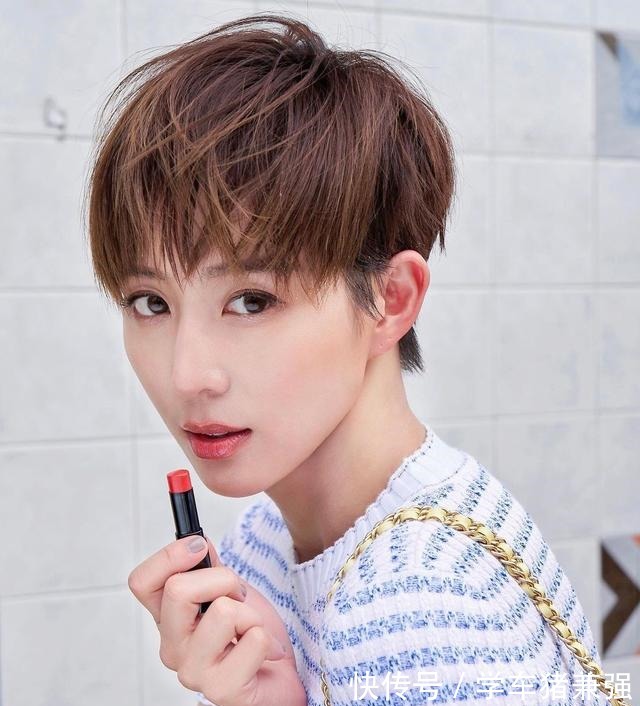 短发 2021年秋冬7款发型流行趋势!长发短发任你选择!