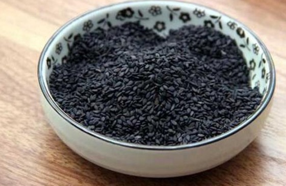 头发|4种叶子是天然“染发剂”,白发一吃变黑发,健康不伤身