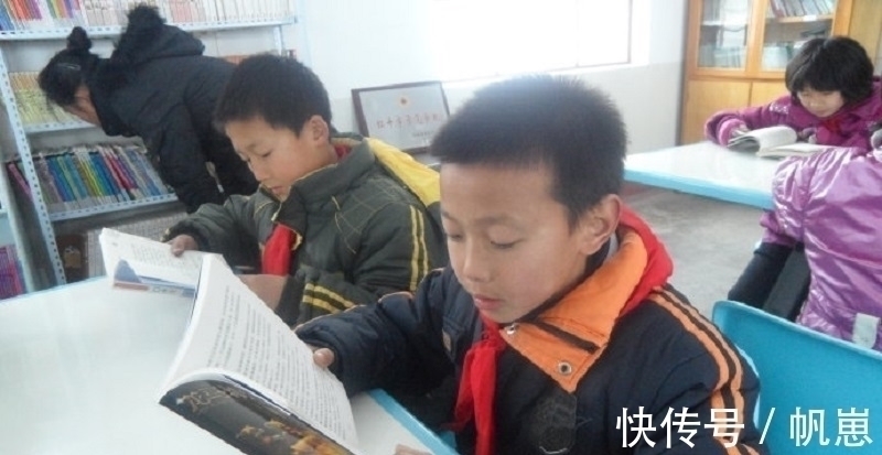 三字经&易中天:《三字经》是“毒药”,应该给孩子读《安徒生童话》