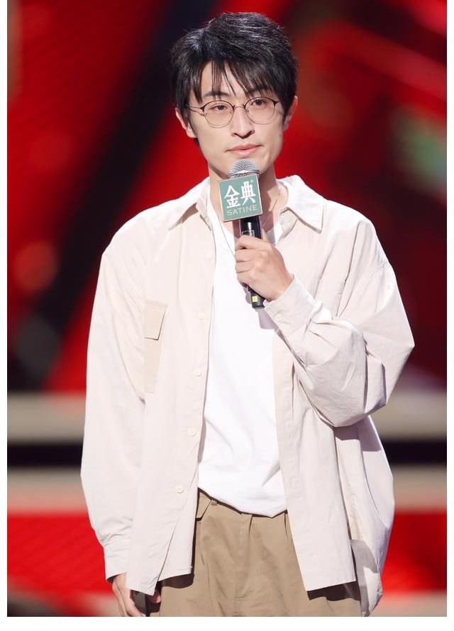 王涛|脱口秀“新秀”邱瑞：台上站的都是普通人，说的也都是身边一些小事儿