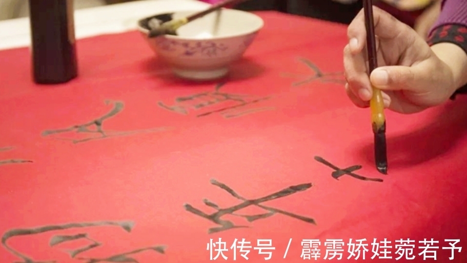 文人雅士@上联“老不老,小不小”,一才子对出下联,堪称经典,令人钦佩