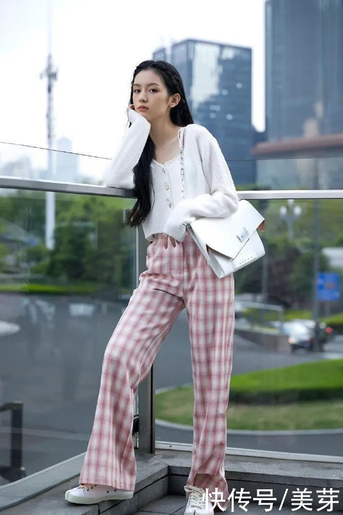 宝藏女孩|00后输了，这届95后小花也太会穿了吧