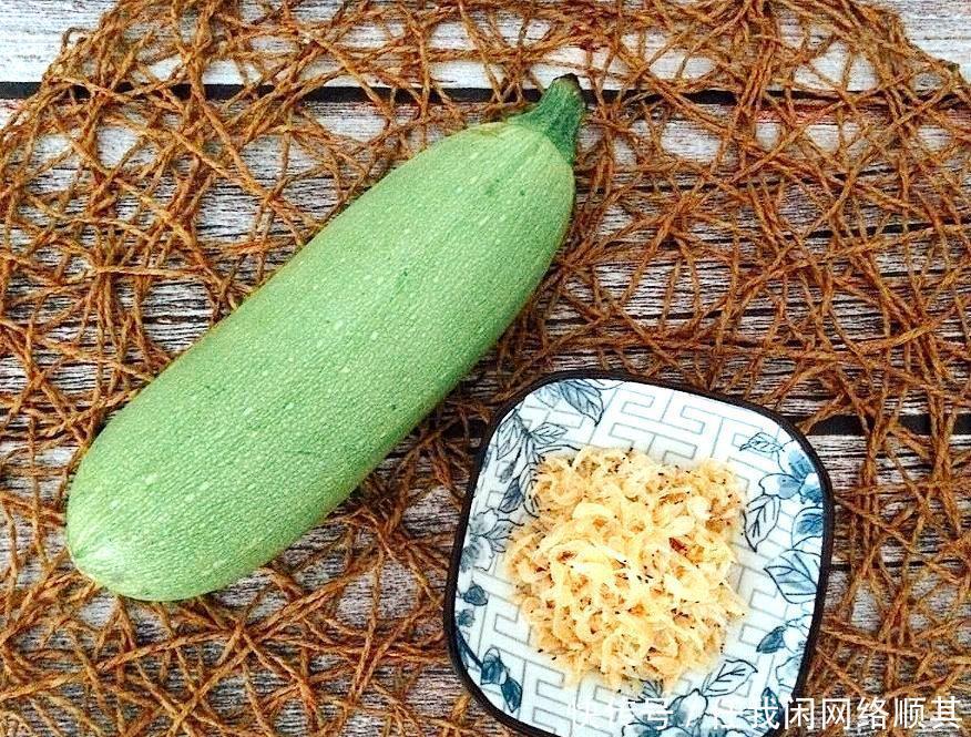 立马|素炒西葫芦加入它,味道立马上升一个档次,鲜美至极
