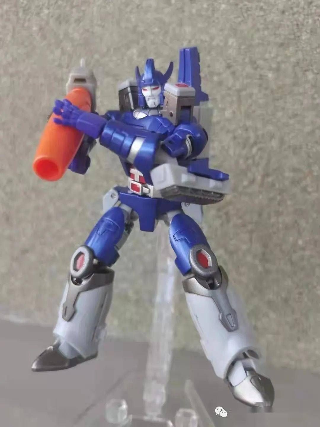 霸天虎|【评玩具】子小天:岑测评《NA惊破天 金属色涂装十分亮眼!》