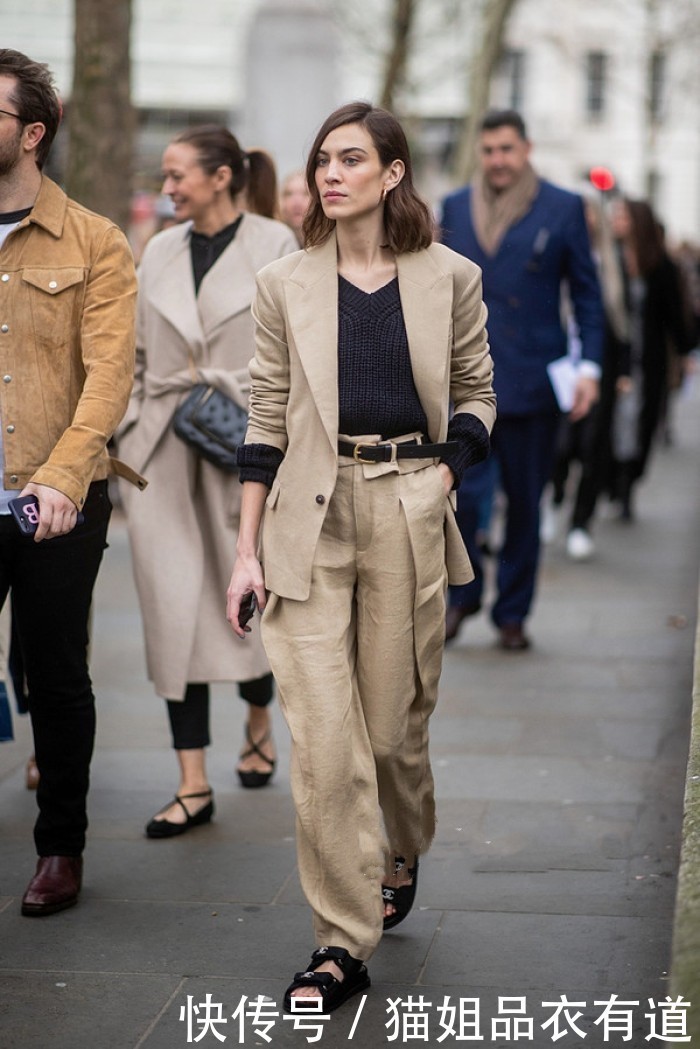 高跟鞋|终于有舒适的凉鞋，你却嫌它丑？超火的“爸爸凉鞋”，好看又百搭