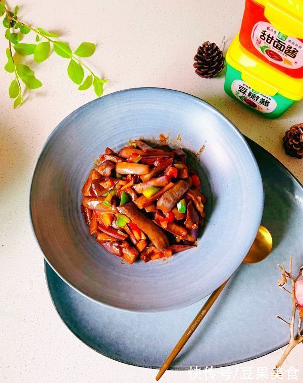 双酱爆茄子这样做，手残党也能当大厨