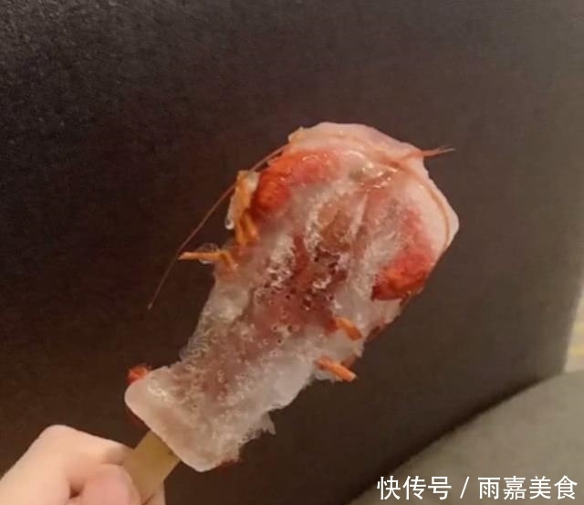 挺不错|下班在超市买了一根冰棍,看起来挺不错,吃到最后想“打人”了!