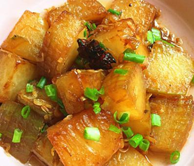 皮肤|女性不爱喝水皮肤干燥都掉皮了,多吃补水菜,补水润肤皮肤嫩