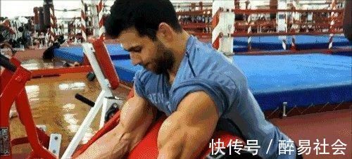 杠铃|两个手臂练习,练习两个三头肌,加厚你的手臂维度