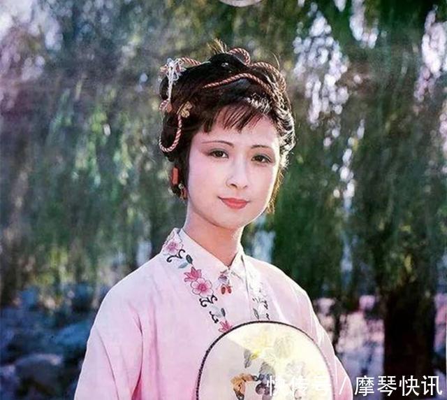 秋桐$尤二姐进入荣国府,为什么众人都敢轻践她,看看贾母说了什么